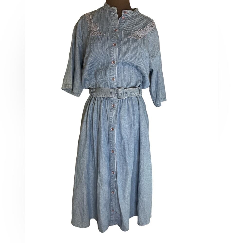 Vtg Denim Chambray Belted Short Sleeve Floral Embroidered Modest Midi Dress Tall